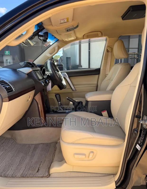Toyota Land Cruiser Prado 2016 Black