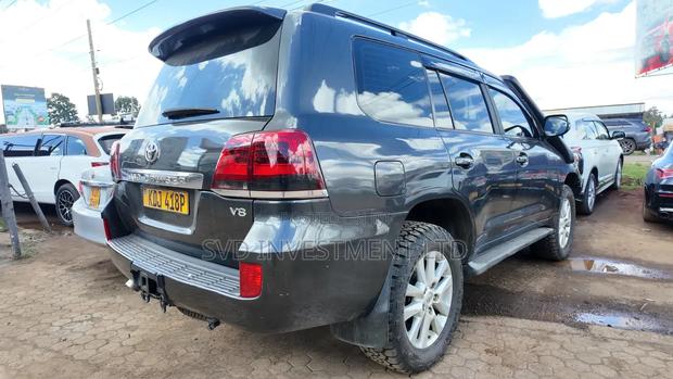Toyota Land Cruiser 2015