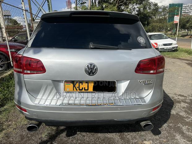Volkswagen Touareg TDI Sport 2011 Silver