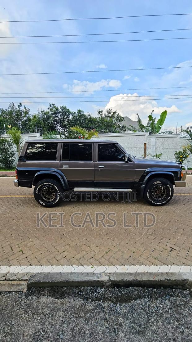 Nissan Patrol 1993 Gray