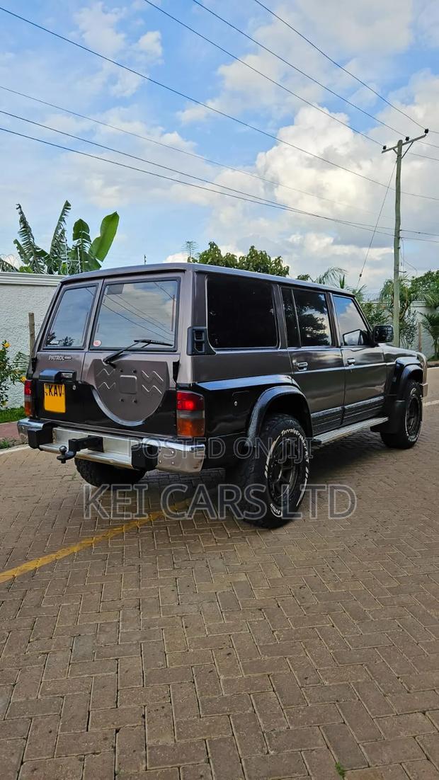 Nissan Patrol 1993 Gray