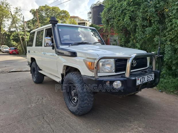 Toyota Land Cruiser 2013 White