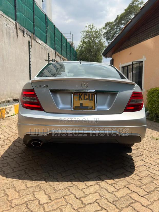 Mercedes-Benz C200 2012 White