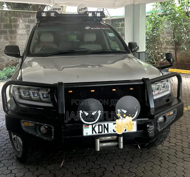 Toyota Land Cruiser 2009 White