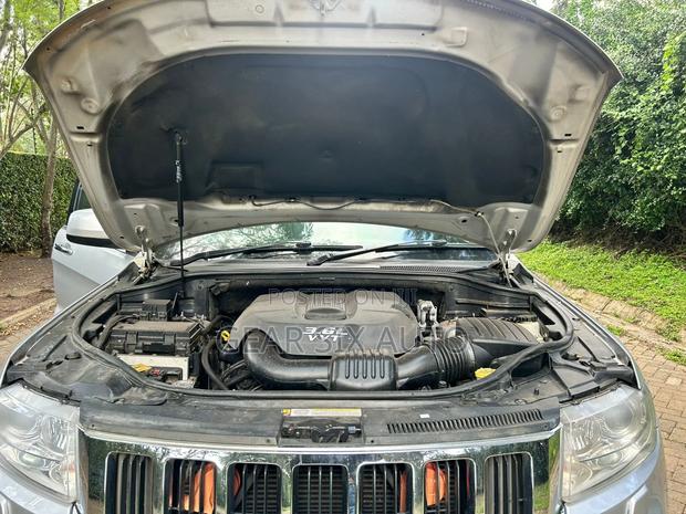 Jeep Grand Cherokee Limited 4x4 2012 Silver
