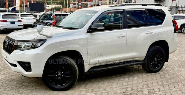 Toyota Land Cruiser Prado 2.8 2022 White