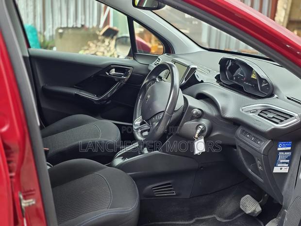 Peugeot 208 2019 Red