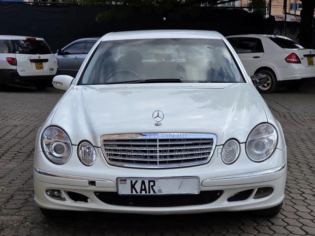 Mercedes-Benz E240 2004 Off white