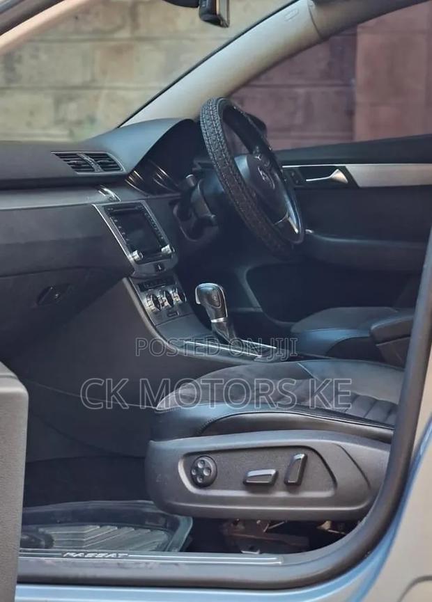 Volkswagen Passat 1.8 S Sedan 2012 Blue