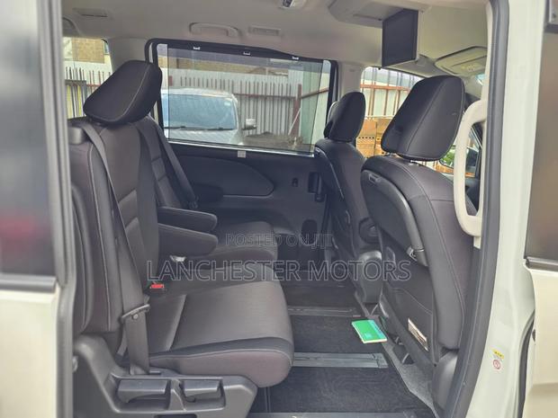 Nissan Serena 2019 White