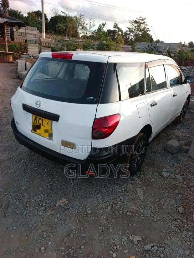 Nissan Advan 2010 White