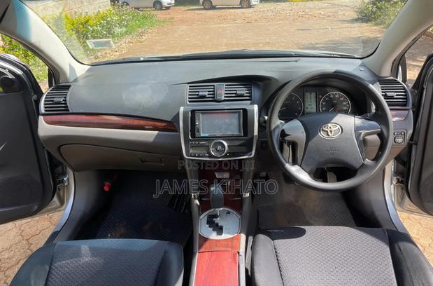 Toyota Premio 2012 Silver