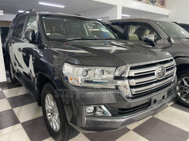 Toyota Land Cruiser 4.6 V8 ZX 2019 Gray
