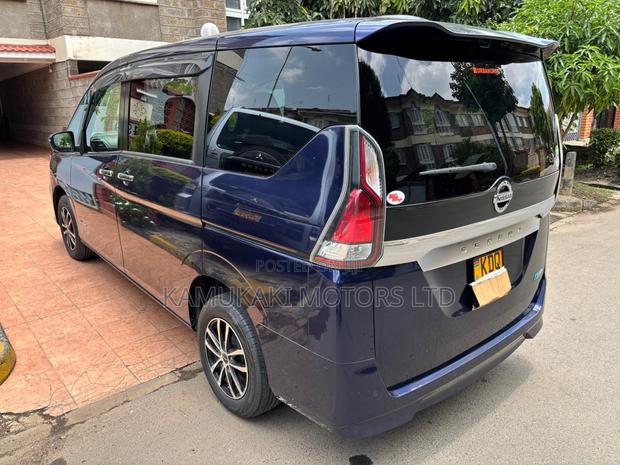 Nissan Serena 2017 Blue