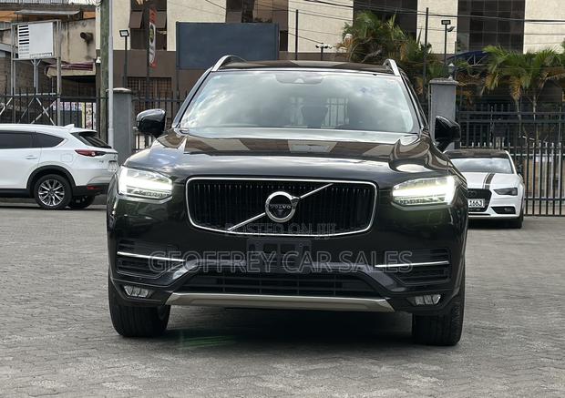 Volvo XC90 T5 Momentum AWD 2019 Black