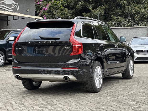 Volvo XC90 T5 Momentum AWD 2019 Black
