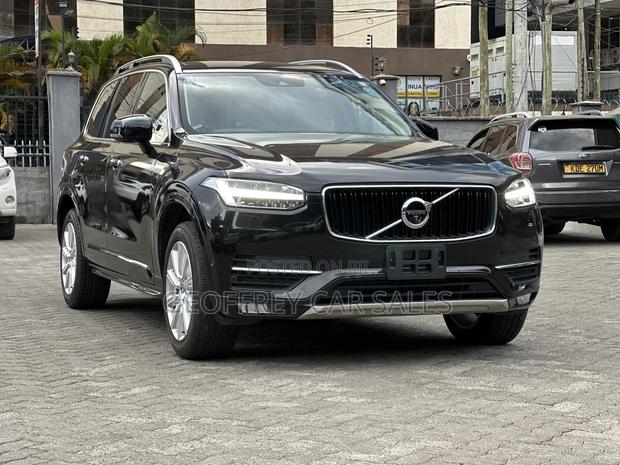 Volvo XC90 T5 Momentum AWD 2019 Black
