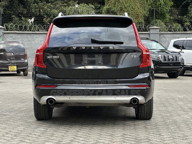Volvo XC90 T5 Momentum AWD 2019 Black