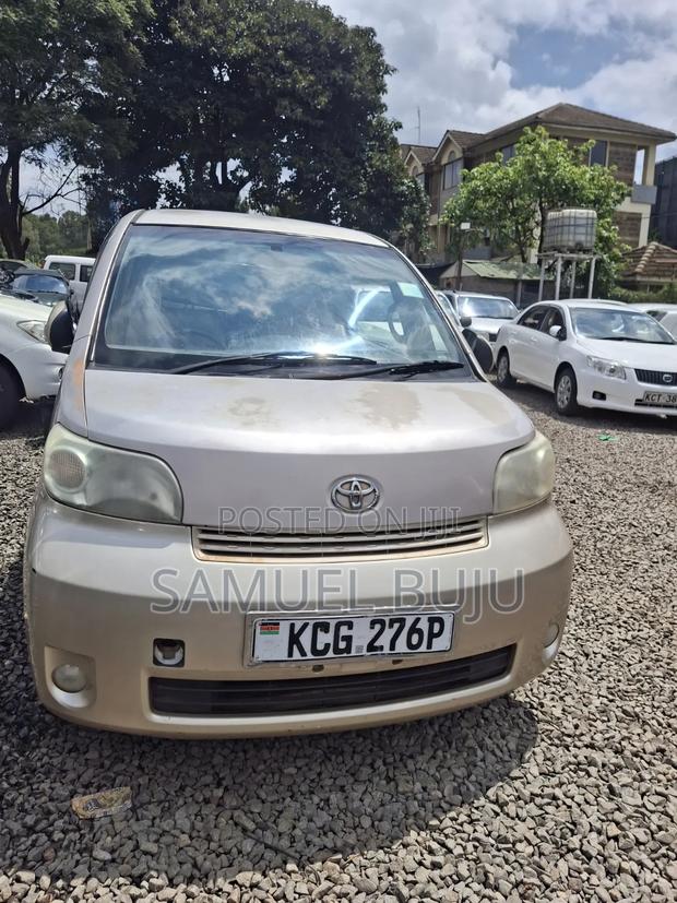 Toyota Porte 1.5 FWD 2009 Beige