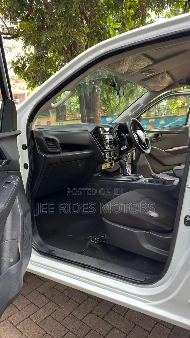 Isuzu D-MAX 2024 White