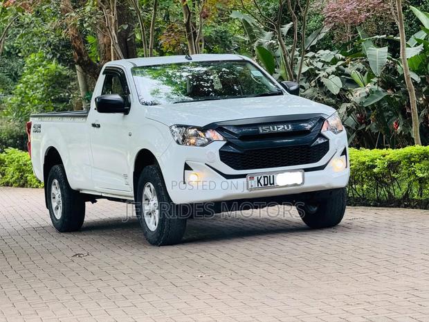 Isuzu D-MAX 2024 White