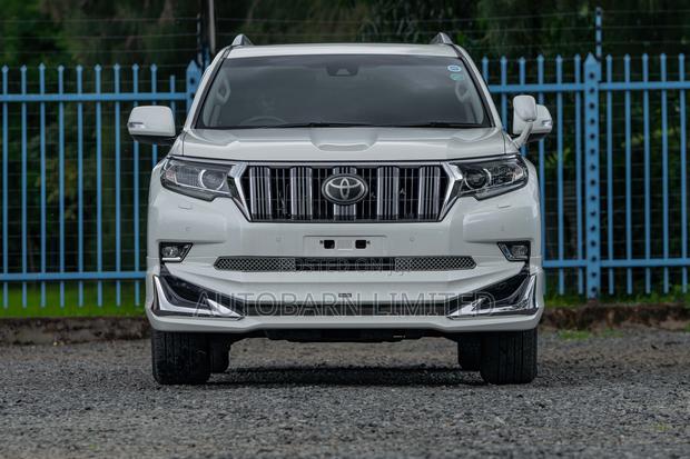 Toyota Land Cruiser Prado 2.8 2018 White