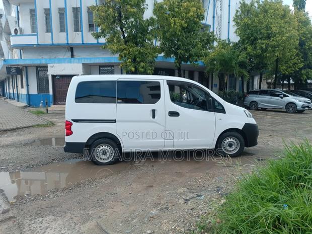 Nissan NV200 SV 2019 White