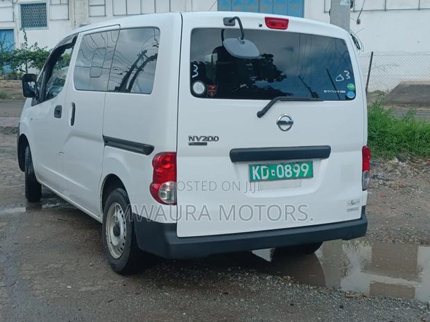 Nissan NV200 SV 2019 White