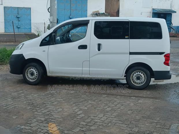 Nissan NV200 SV 2019 White