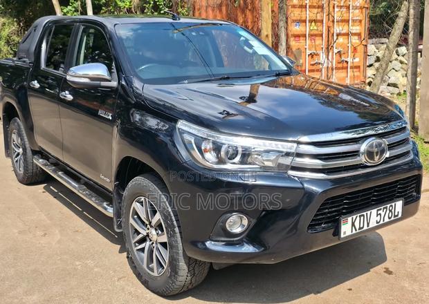 Toyota Hilux 2016 Black