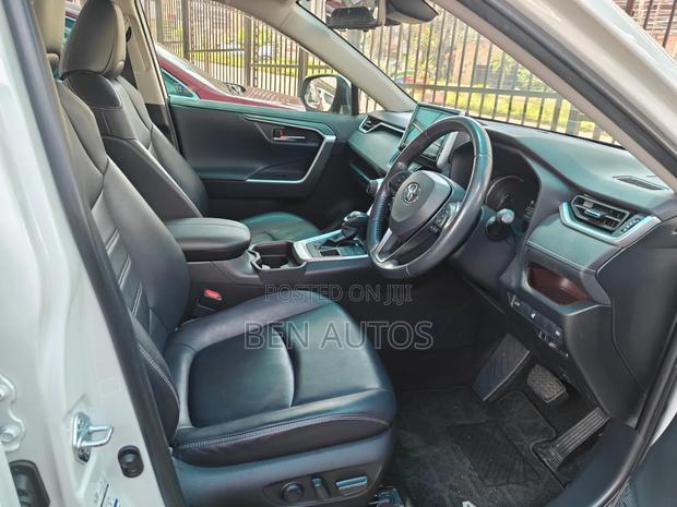 Toyota RAV4 Limited AWD 2019 White