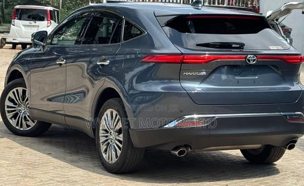Toyota Harrier 2.0 2020 Gray