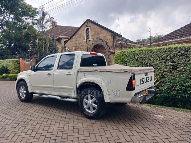 Isuzu D-MAX 2014 White