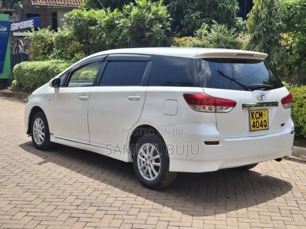 Toyota Wish 2010 White