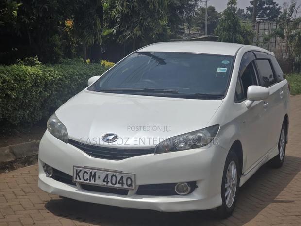 Toyota Wish 2010 White