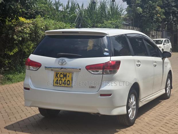 Toyota Wish 2010 White