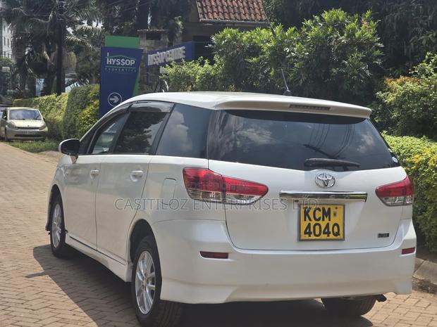 Toyota Wish 2010 White