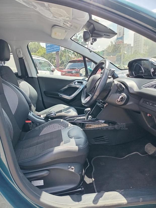 Peugeot 2008 2019 Green