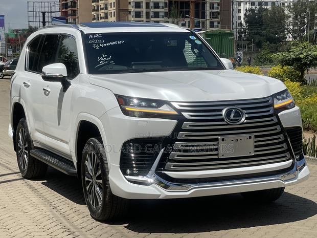 Lexus LX 600 2022 White
