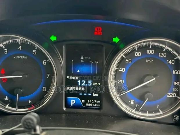 Suzuki Baleno 2018 Gold