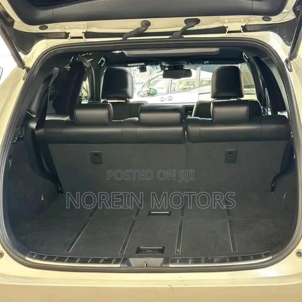 Toyota Harrier 2018 White