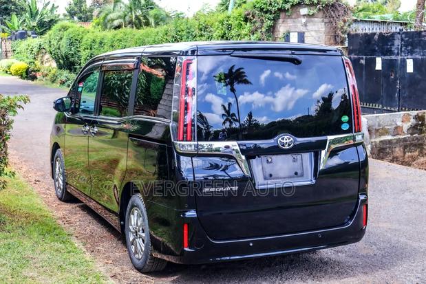 Toyota Esquire 2.0 FWD (7 seater) 2019 Black