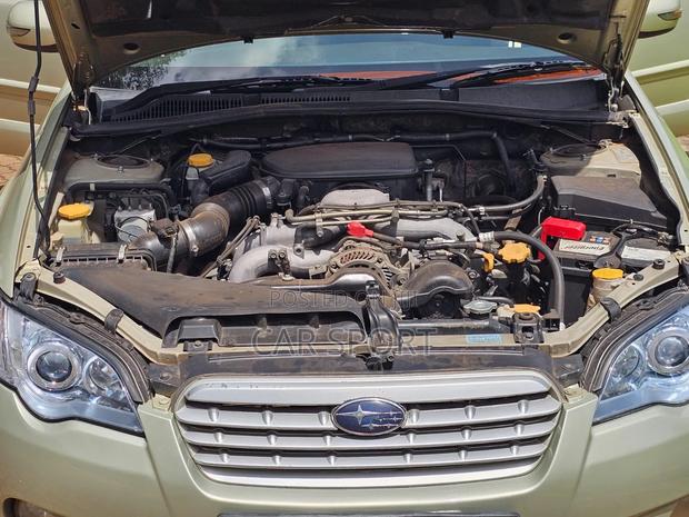 Subaru Outback 2012 Gold