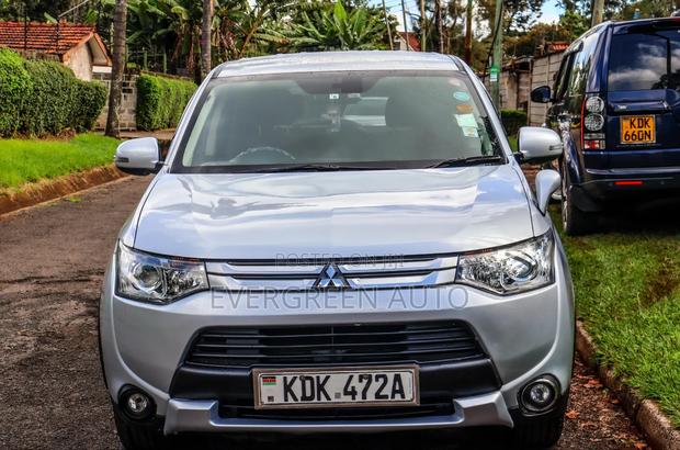 Mitsubishi Outlander SE 4dr SUV (2.4L 4cyl CVT) 2014 White