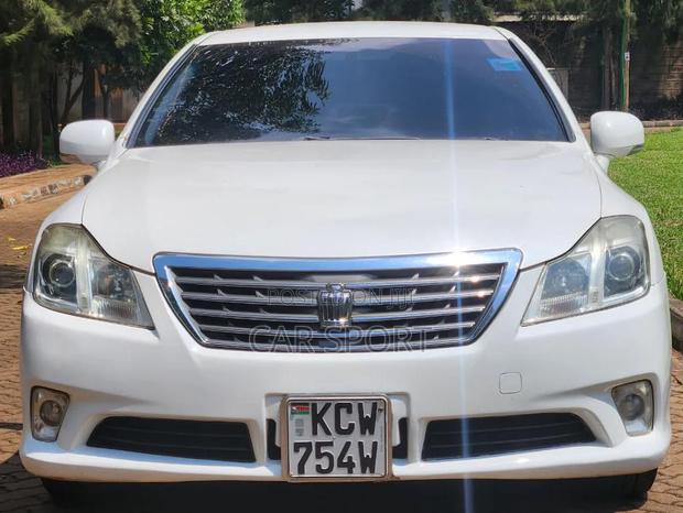Toyota Crown 2012 White