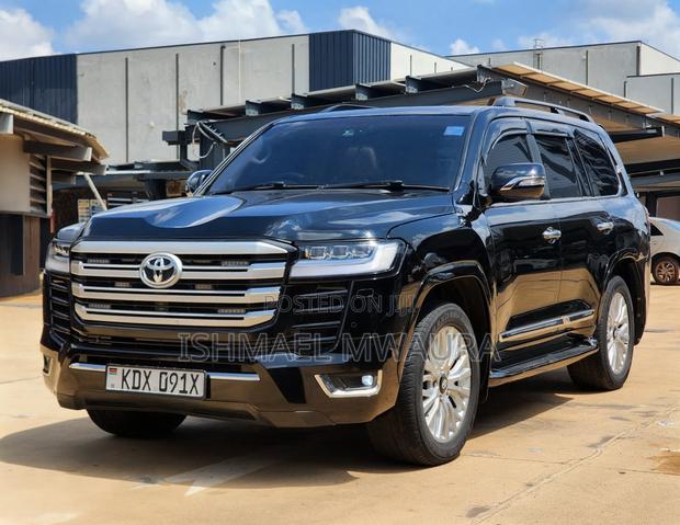 Toyota Land Cruiser 4.6 V8 ZX 2017 Black