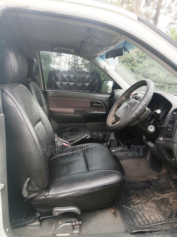 Isuzu D-MAX 2014 White