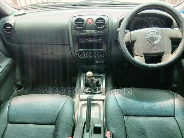 Isuzu D-MAX 2014 White