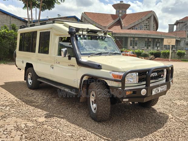 Toyota Land Cruiser 79 Series 2017 Beige