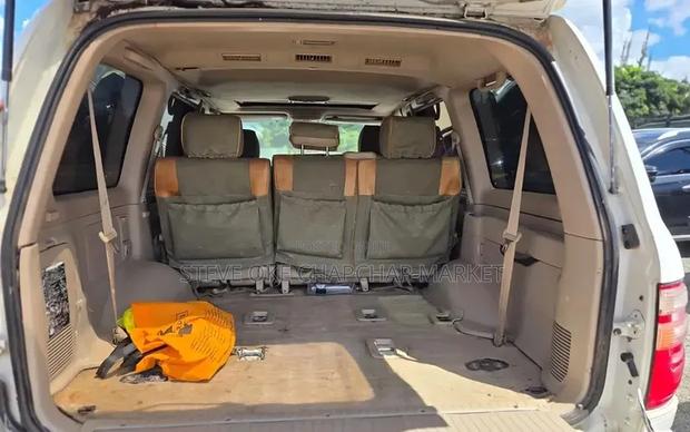 Toyota Land Cruiser HDJ 100 2003 Silver